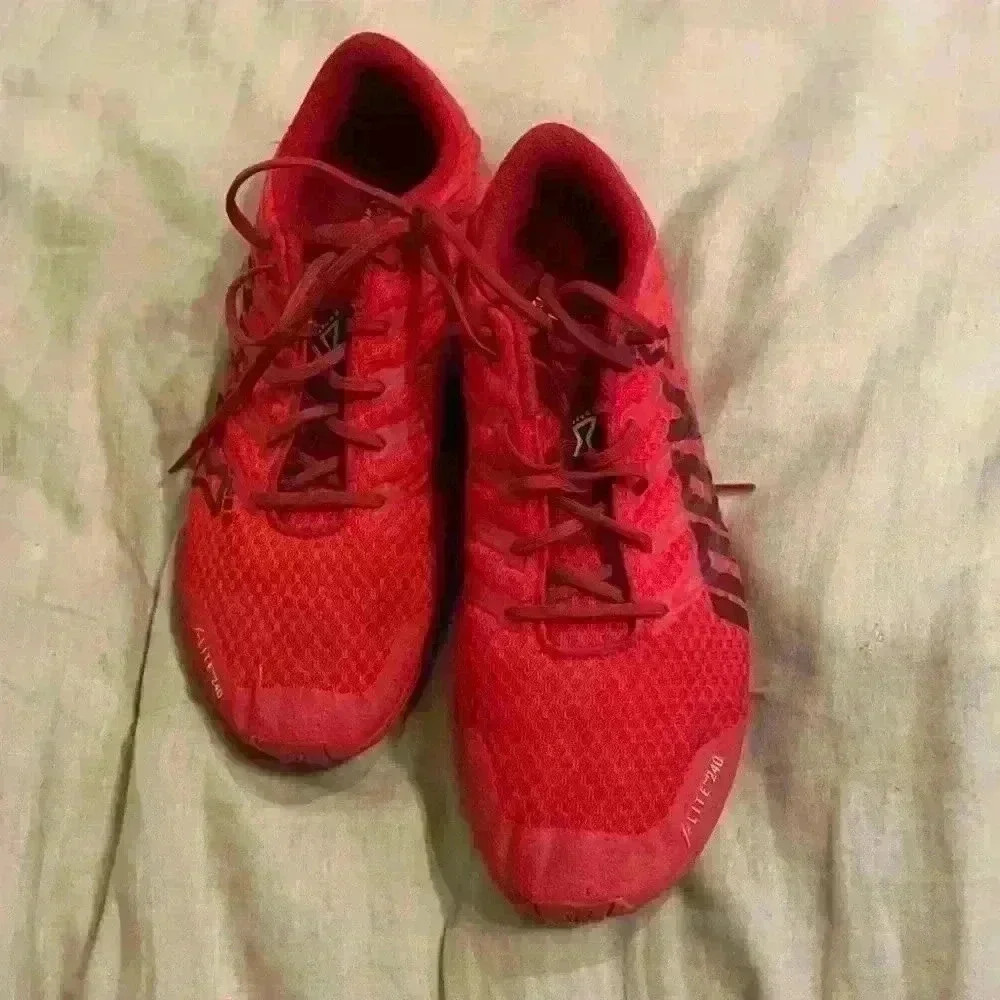 F-Lite 240 Standard Fit Running Shoe - Men's size 9 - Picture 2 of 7